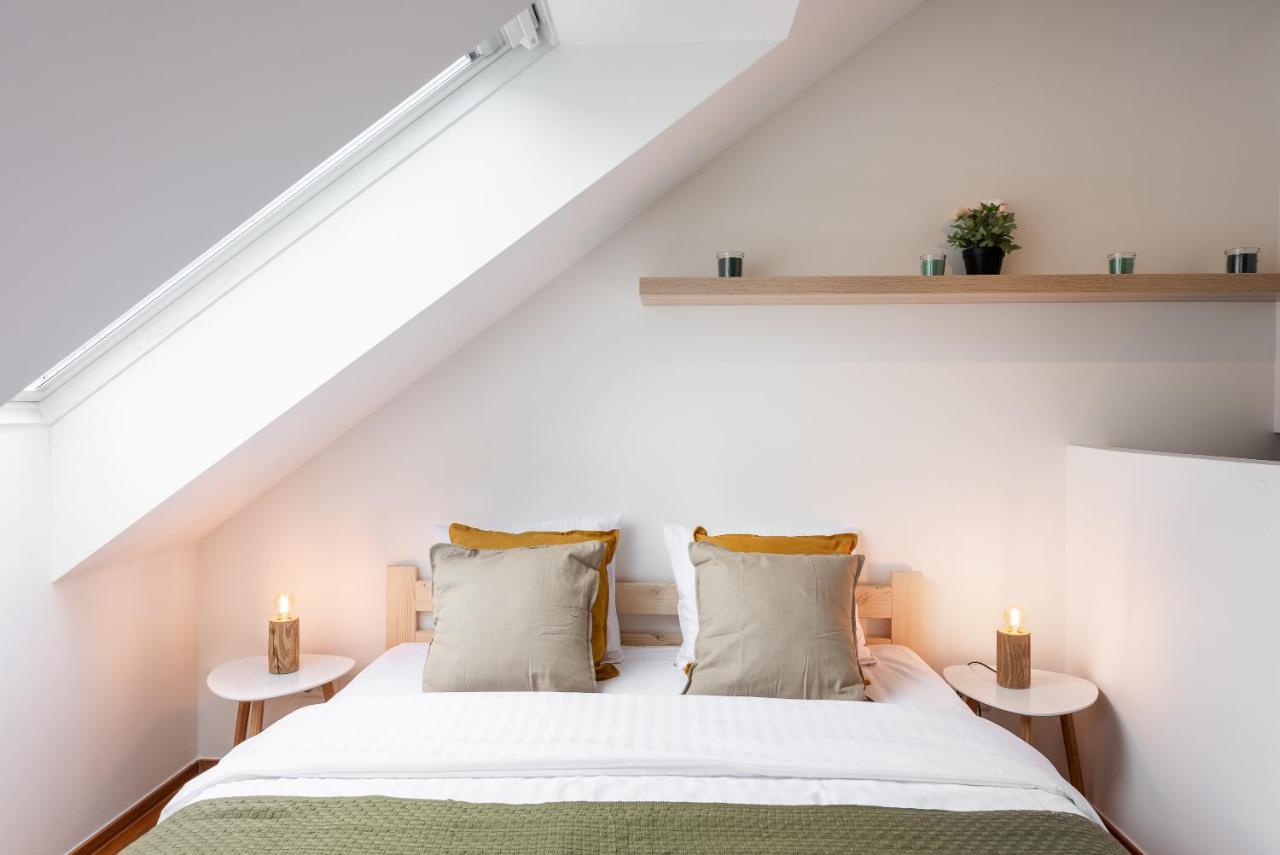 Apartment With Balcony And Parking Near The Prague Museum Buitenkant foto