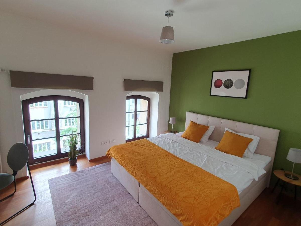 Apartment With Balcony And Parking Near The Prague Museum Buitenkant foto